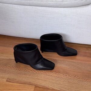 Jonathan Simkhai - Black Leather Square Toe Faux
Bootie Mule Size 38‎
